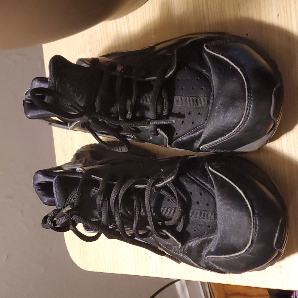 Womens Black Nike Hurraches
